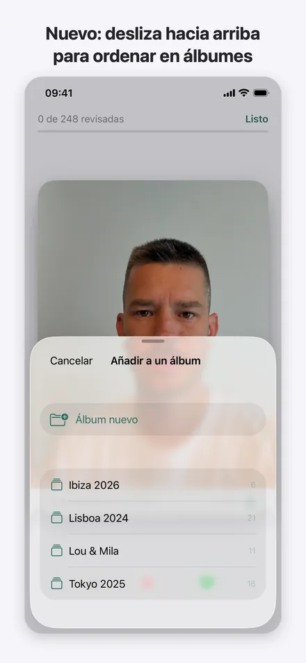 Desliza una foto hacia arriba a un álbum